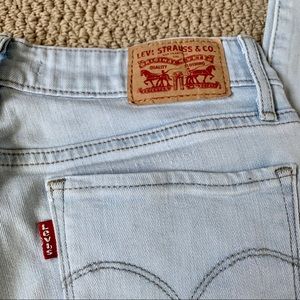 Levi’s 711 Skinny